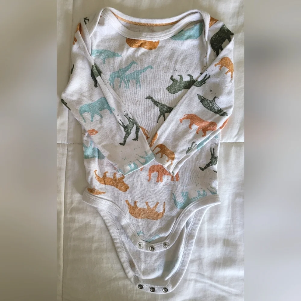 4-Pack Baby Long Sleeved Onesies - Picture 3 of 5